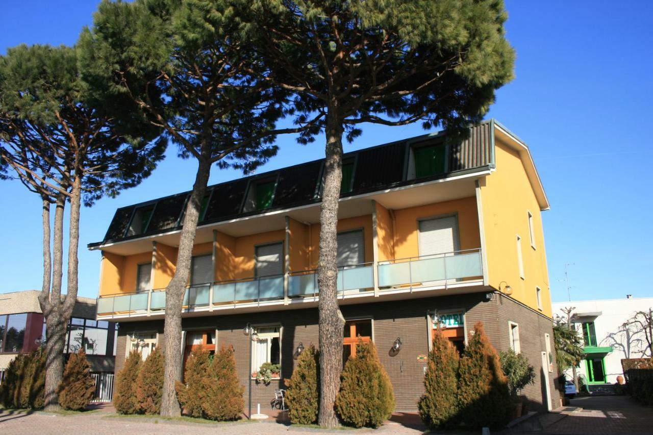 Albergo Nardini Lentate sul Seveso Exterior foto