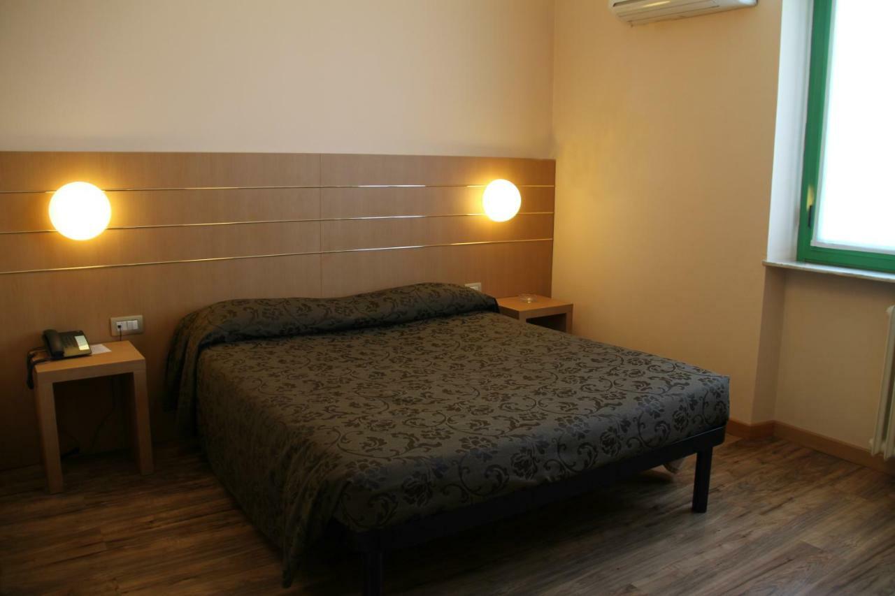 Albergo Nardini Lentate sul Seveso Exterior foto